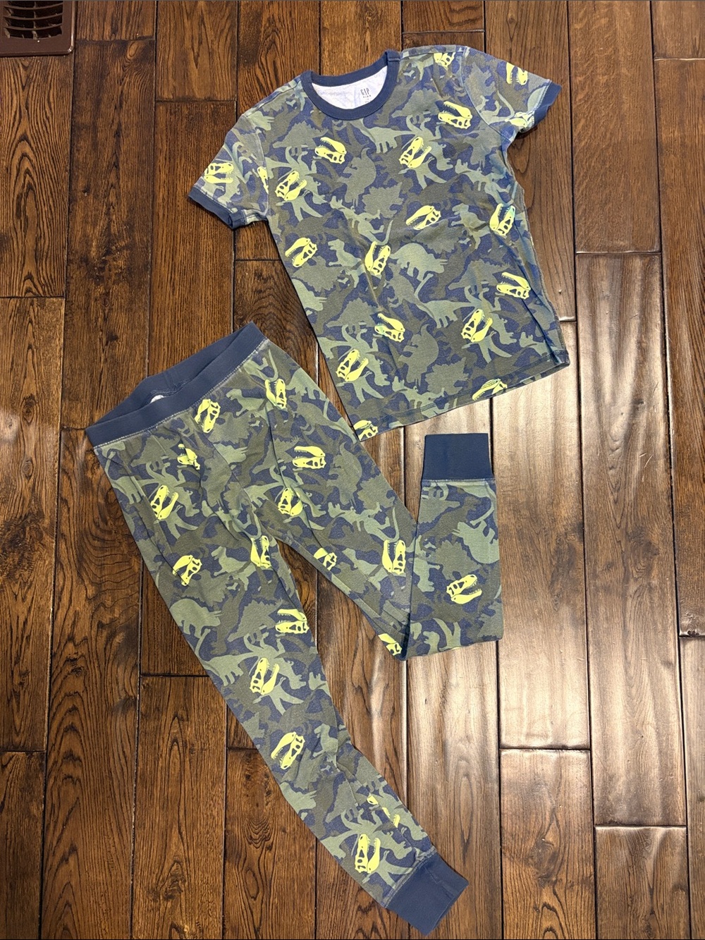 GAP Boys Camouflage Dino Pajama Set - Green & Navy